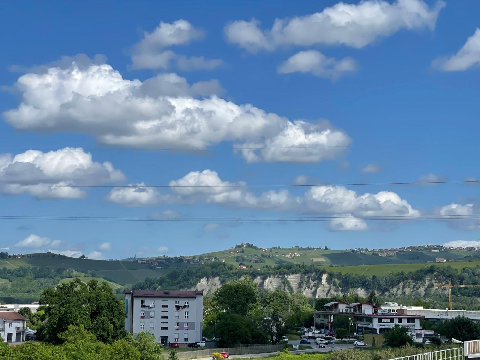 Borgo Divino Lägenhet Alba  Exteriör bild